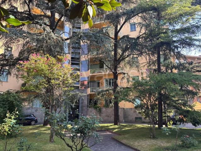 Appartamento in vendita a Parma, Centro Storico