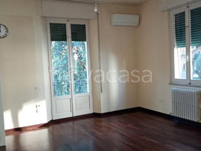 Villa bifamiliare in vendita a Pesaro viale Filippo Corridoni, Centro Mare