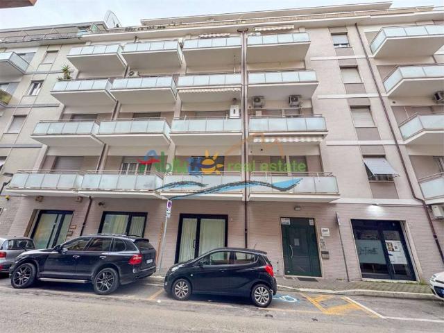 Appartamento in vendita a Pescara via Ariosto, 49, Piazza Salotto Corso Umberto