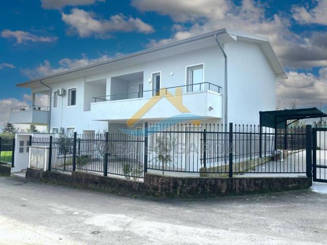 Appartamento in vendita a Peschiera del Garda VR