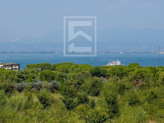 Appartamento in vendita a Peschiera del Garda VR
