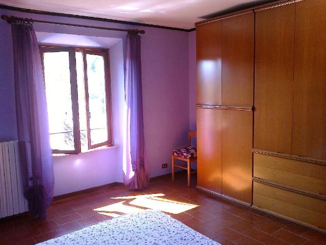 APPARTAMENTO in VENDITA a PESCIA BORGO VITTORIA di 4 vani