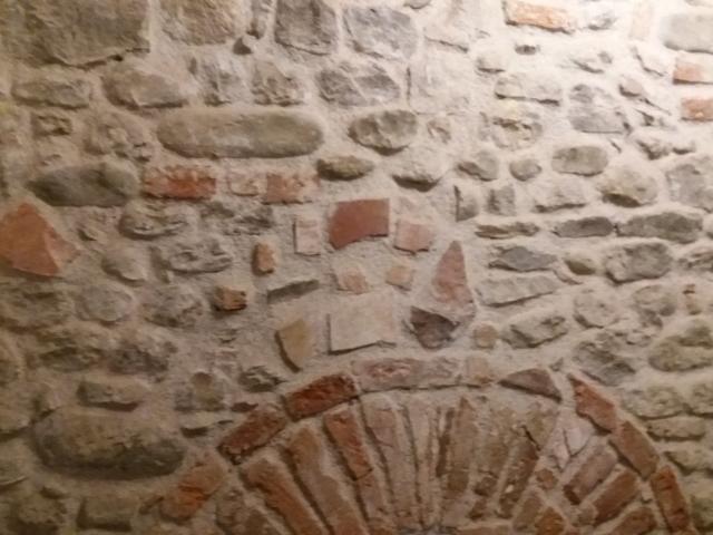 APPARTAMENTO in VENDITA a PESCIA di 5 vani