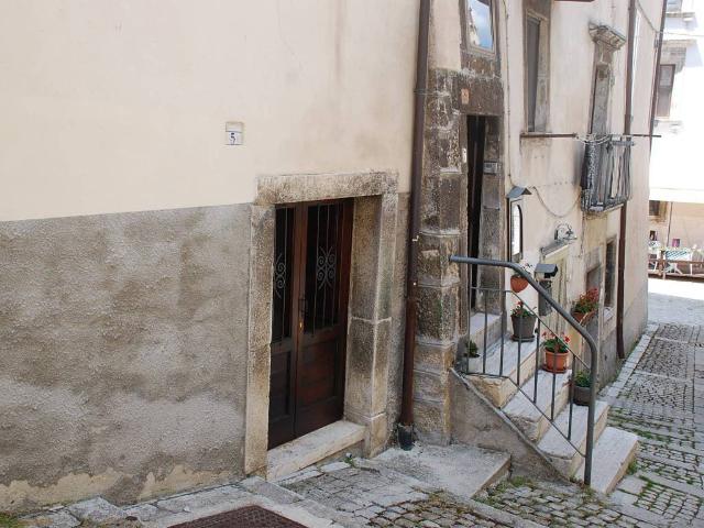 Appartamento in vendita a Pescocostanzo AQ