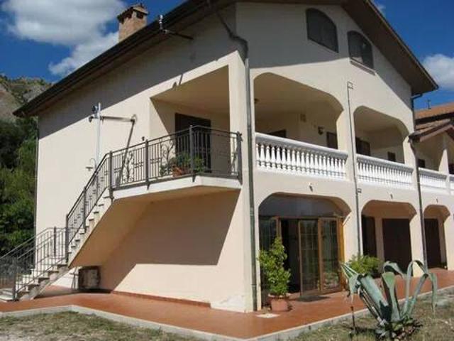 Appartamento in vendita a Pescosansonesco PE