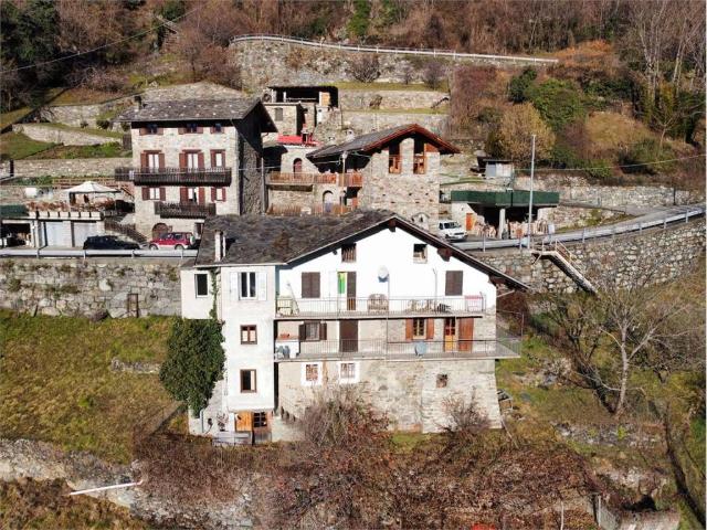 Appartamento in vendita a Perloz AO