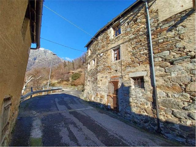 Appartamento in vendita a Perloz AO