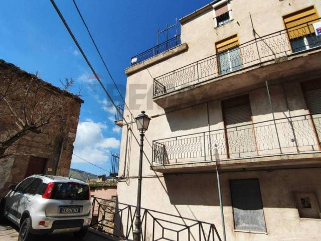 Appartamento in vendita a Petralia Sottana PA