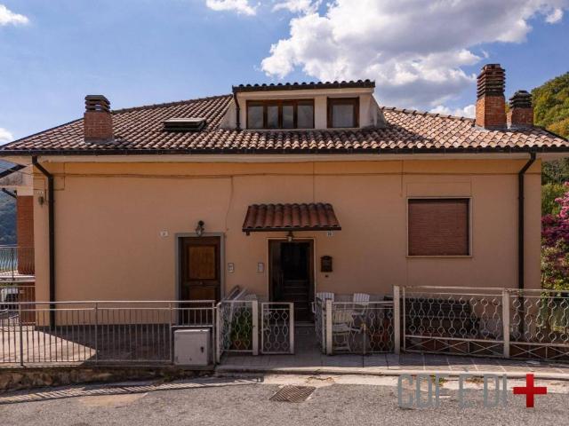 Appartamento in vendita a Petrella Salto RI