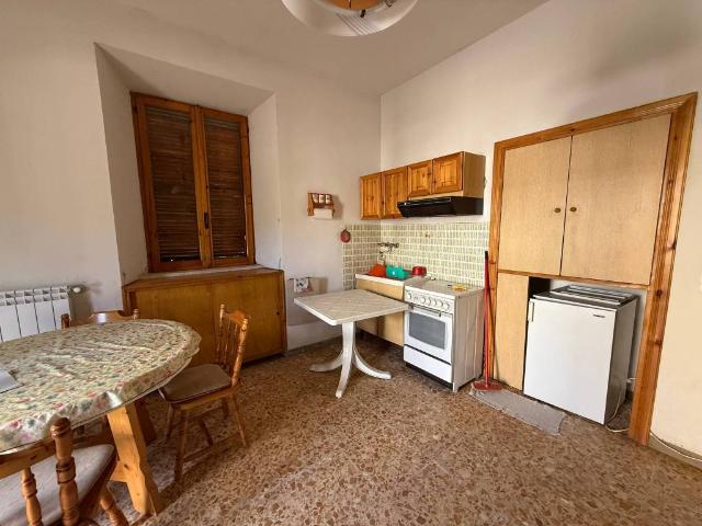 Appartamento in vendita a Petrella Salto RI