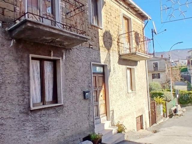 Appartamento in vendita a Petrella Salto RI