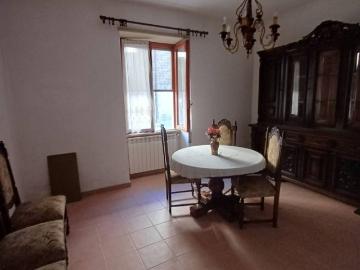 Appartamento in vendita a Piansano VT