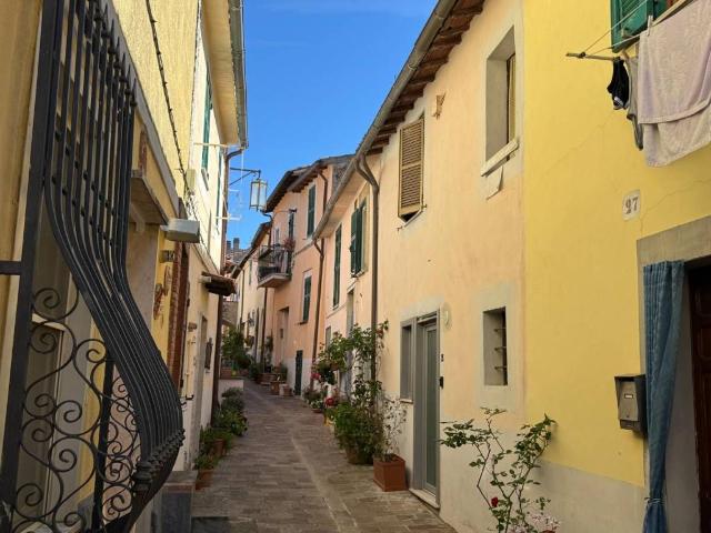 Appartamento in vendita a Piansano VT