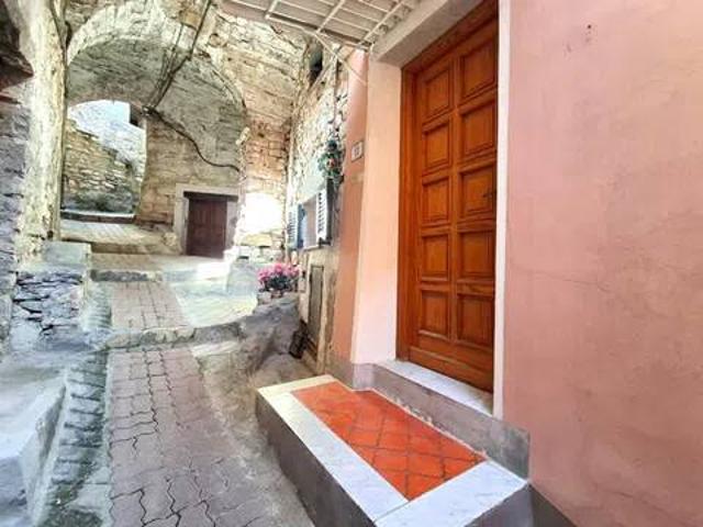 Appartamento in vendita a Pietrabruna IM