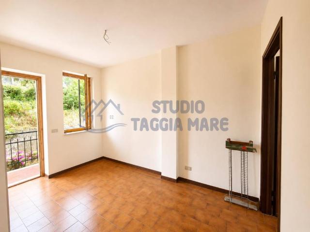 Appartamento in vendita a Pietrabruna IM