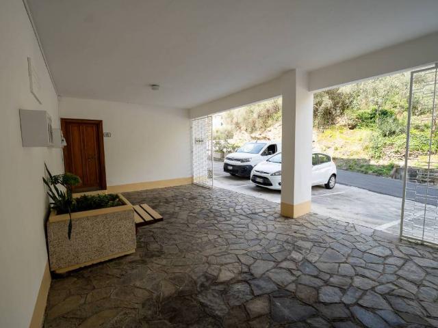 Appartamento in vendita a Pietrabruna IM
