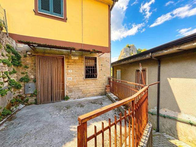 Appartamento in vendita a Pietrastornina AV