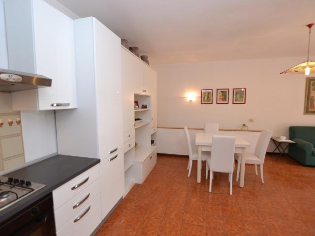 APPARTAMENTO in VENDITA a PIETRASANTA MARINA DI PIETRASANTA di 4 vani