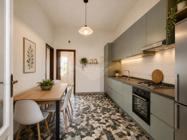 APPARTAMENTO in VENDITA a PIETRASANTA MARINA DI PIETRASANTA di 5 vani