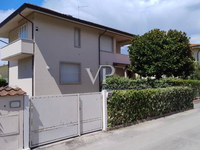 Appartamento in vendita a Pietrasanta LU