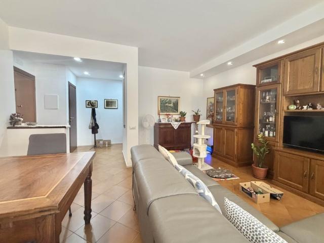 Appartamento in vendita a Pistoia, Centro città