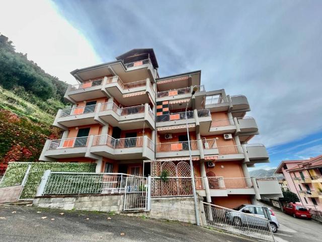 Appartamento in vendita a Piraino ME