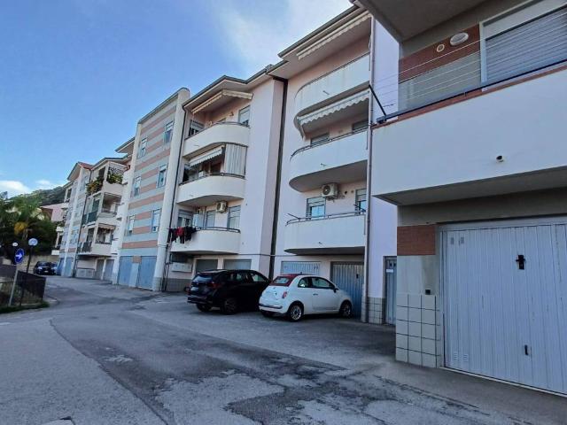 Appartamento in vendita a Piraino ME