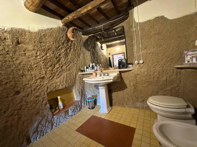 Appartamento in vendita a Pitigliano GR