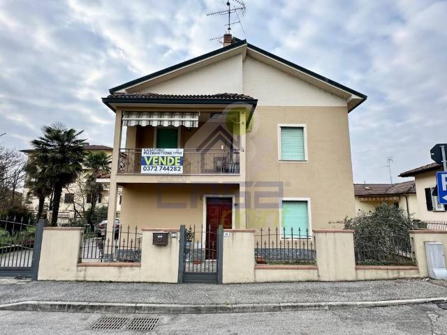 Appartamento in vendita a Pizzighettone CR