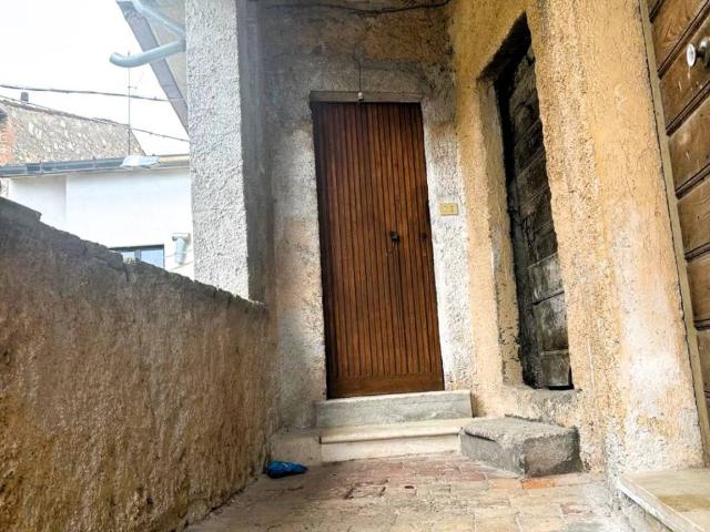 Appartamento in vendita a Pizzoli AQ