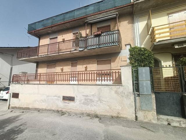 Appartamento in vendita a Pizzoli AQ