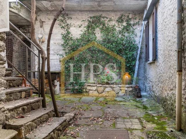 Appartamento in vendita a Plesio CO