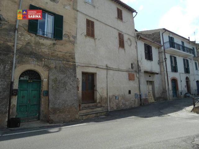 Appartamento in vendita a Poggio Catino RI
