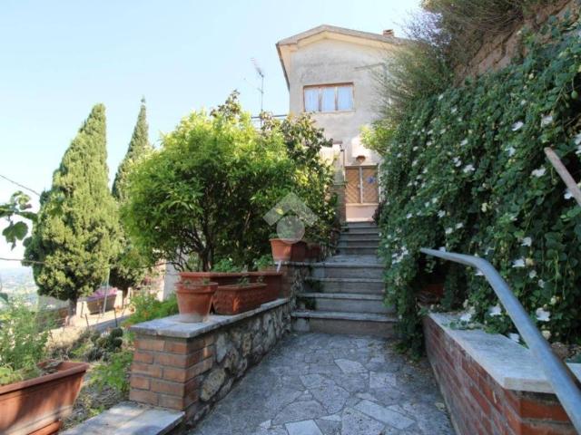 Appartamento in vendita a Poggio Catino RI