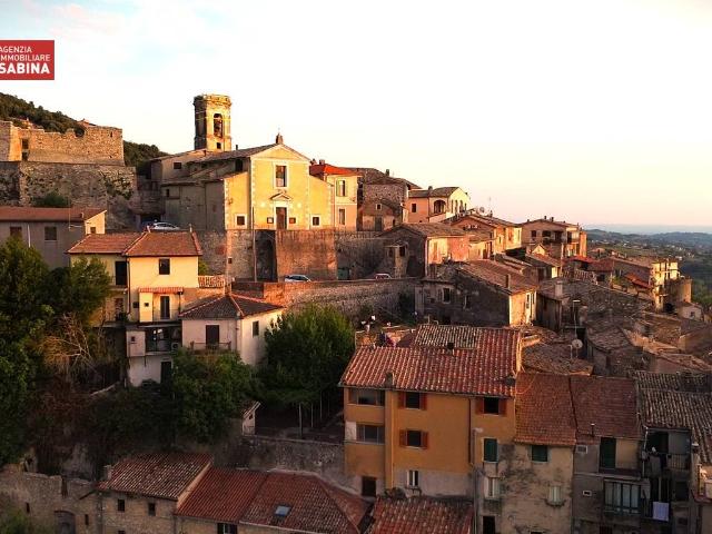 Appartamento in vendita a Poggio Catino RI