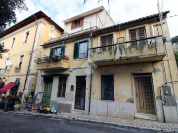 Appartamento in vendita a Poggio Catino RI