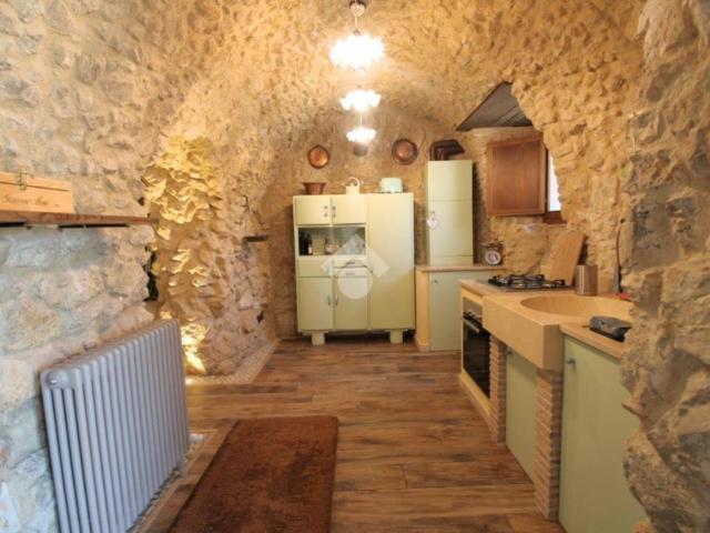 Appartamento in vendita a Poggio Catino RI