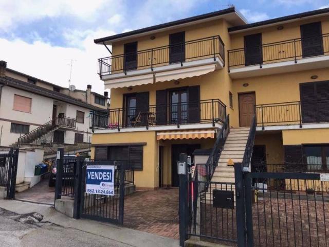 Appartamento in vendita a Poggio Picenze AQ