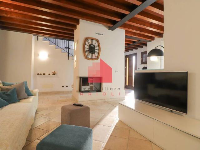 Villa in vendita a Poggio Rusco MN
