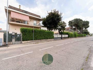 Villa in vendita a Pogliano Milanese MI
