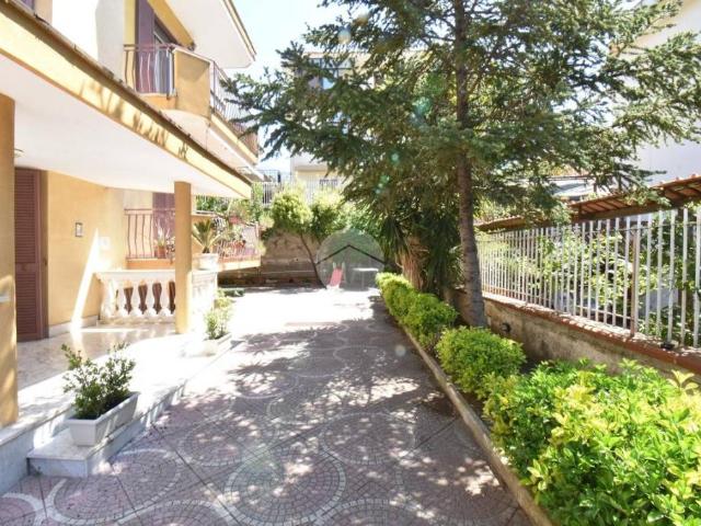 Appartamento in vendita a Pollena Trocchia