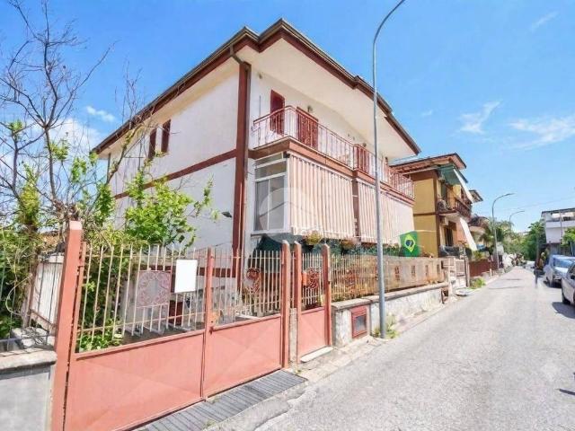 Appartamento in vendita a Pollena Trocchia NA