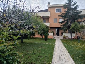 Appartamento in vendita a Pomezia RM