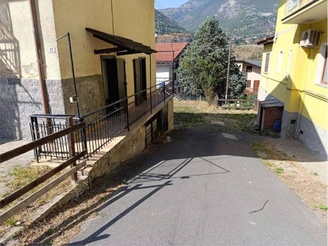 Appartamento in vendita a Pontey AO