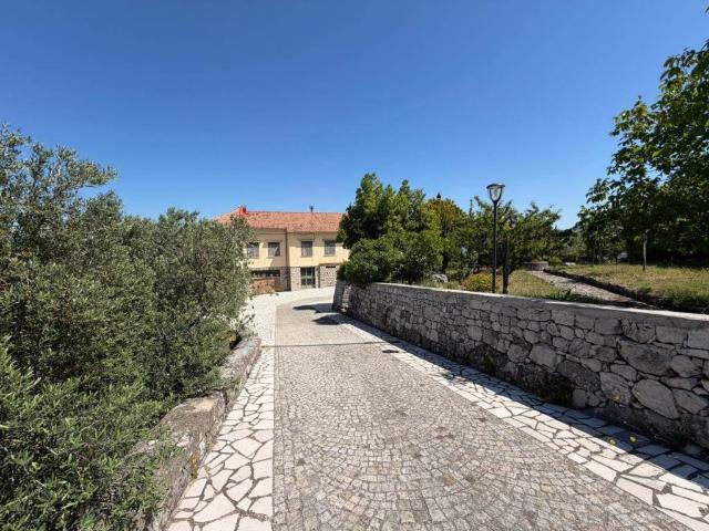 Appartamento in vendita a Postiglione SA