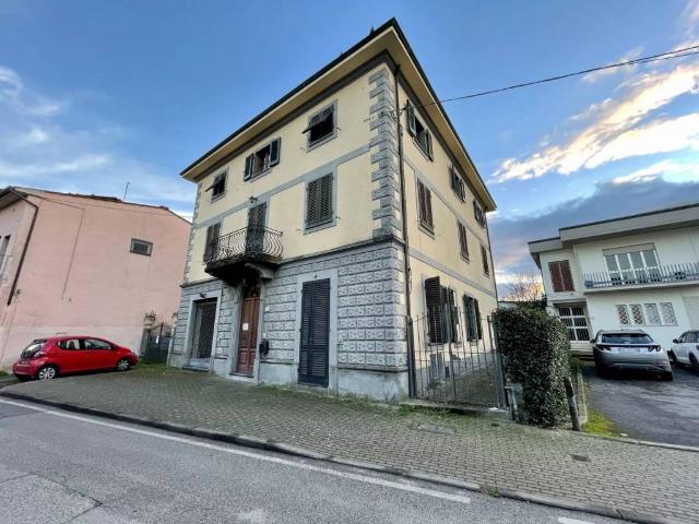 Appartamento in vendita a Porcari LU