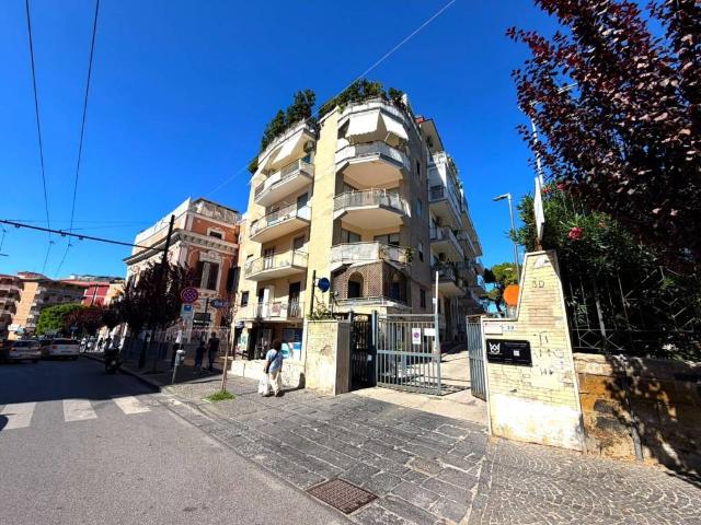 Appartamento in vendita a Portici NA