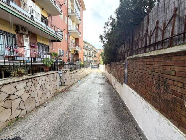 Appartamento in vendita a Portici NA