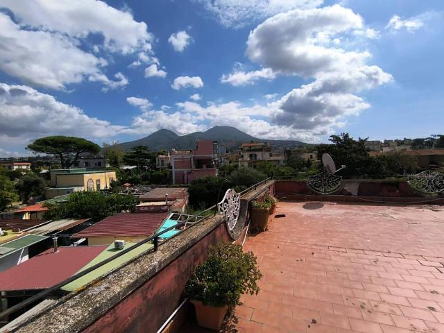 Appartamento in vendita a Portici NA