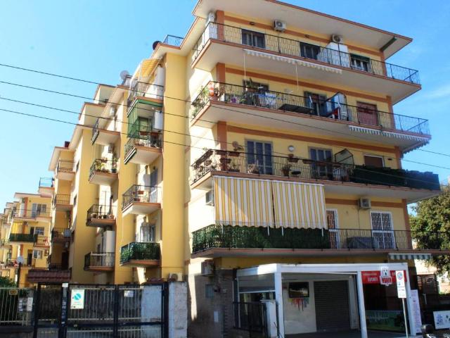 Appartamento in vendita a Portici NA